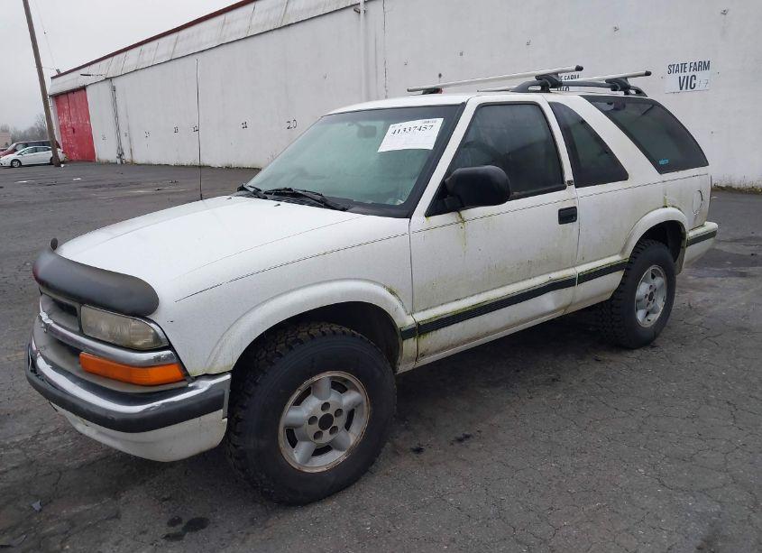 Photo 2 of 2000 Chevrolet Blazer LS (VIN 1GNCT18W6YK294336)