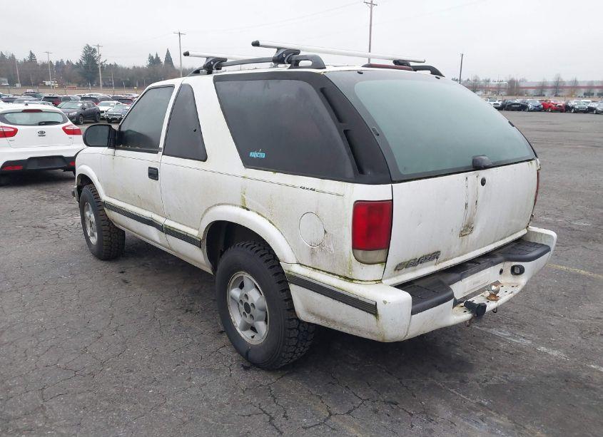 Photo 3 of 2000 Chevrolet Blazer LS (VIN 1GNCT18W6YK294336)