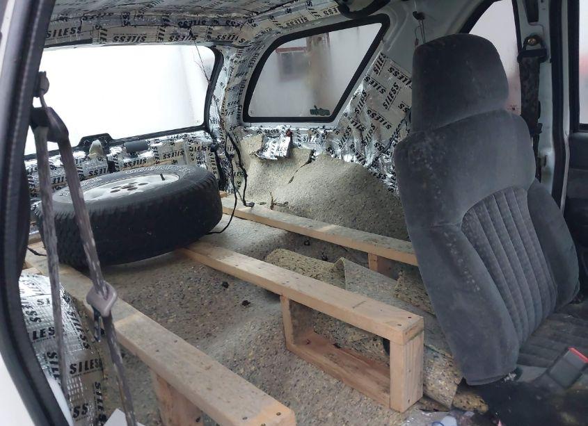 Photo 8 of 2000 Chevrolet Blazer LS (VIN 1GNCT18W6YK294336)