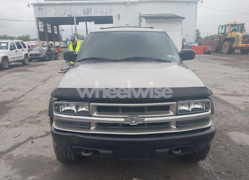 Photo 6 of 2000 Chevrolet Blazer LS (VIN 1GNCT18W7YK161195)