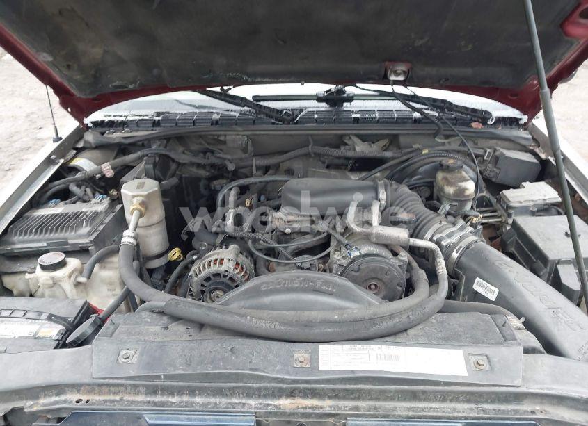 Photo 10 of 2000 Chevrolet Blazer LS (VIN 1GNCT18W7YK252323)