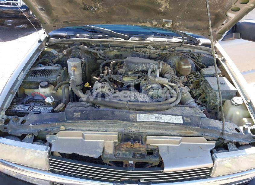 Photo 10 of 2000 Chevrolet Blazer LS (VIN 1GNCT18W7YK298489)