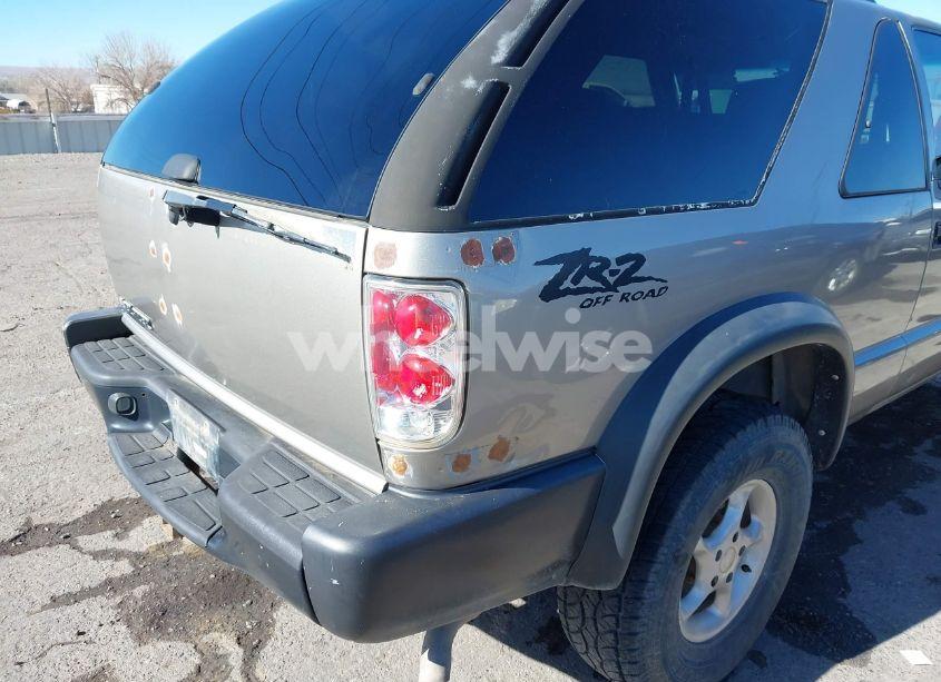 Photo 12 of 2000 Chevrolet Blazer LS (VIN 1GNCT18W7YK298489)