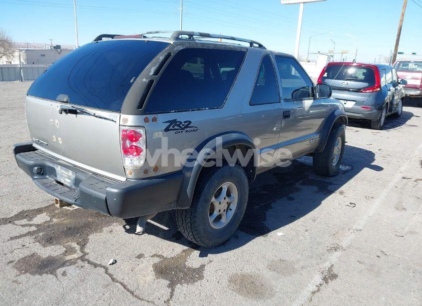 Photo 4 of 2000 Chevrolet Blazer LS (VIN 1GNCT18W7YK298489)