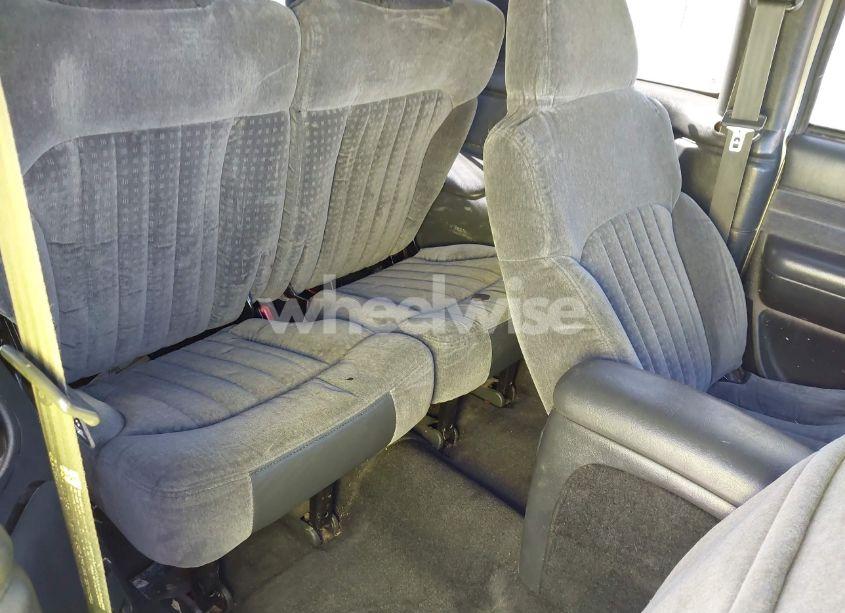 Photo 8 of 2000 Chevrolet Blazer LS (VIN 1GNCT18W7YK298489)