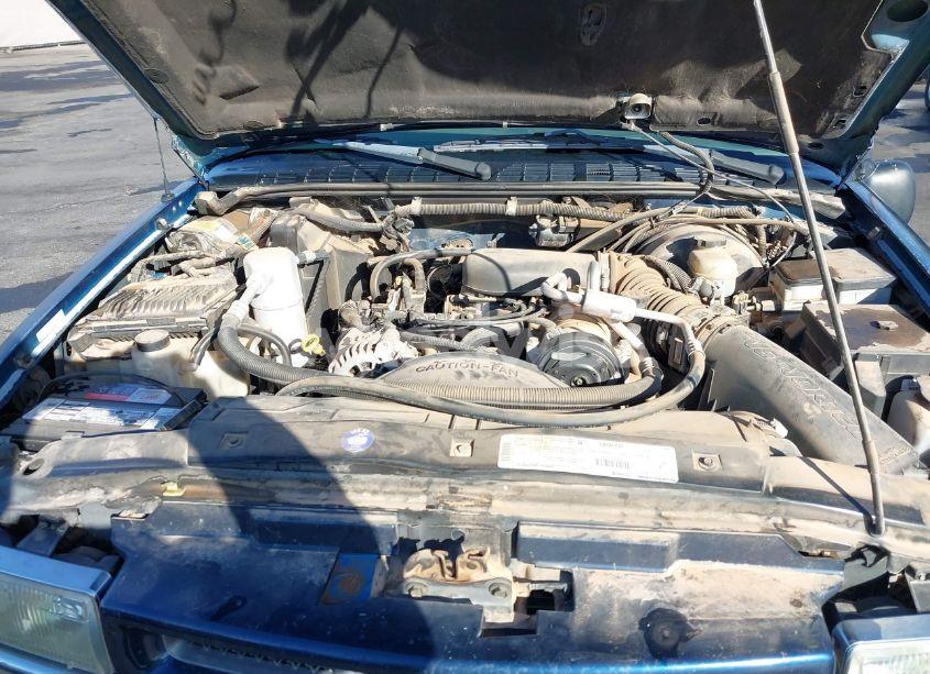 Photo 10 of 1998 Chevrolet Blazer LS (VIN 1GNCT18W8WK239805)