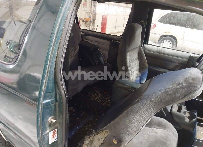 Photo 8 of 1993 Chevrolet Blazer S10 (VIN 1GNCT18W9P0137328)