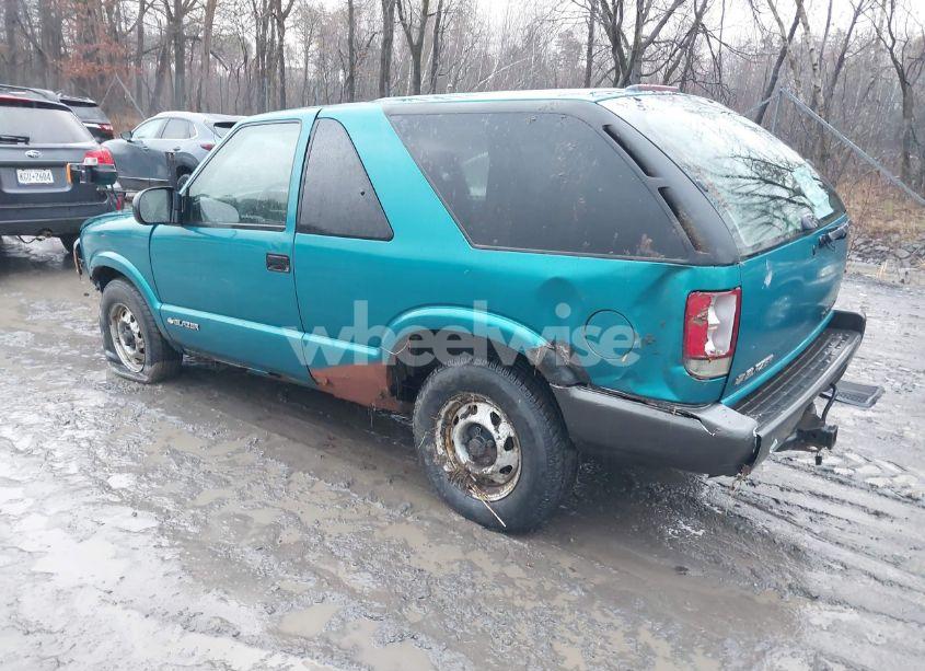 Photo 3 of 1996 Chevrolet Blazer (VIN 1GNCT18WXTK143881)