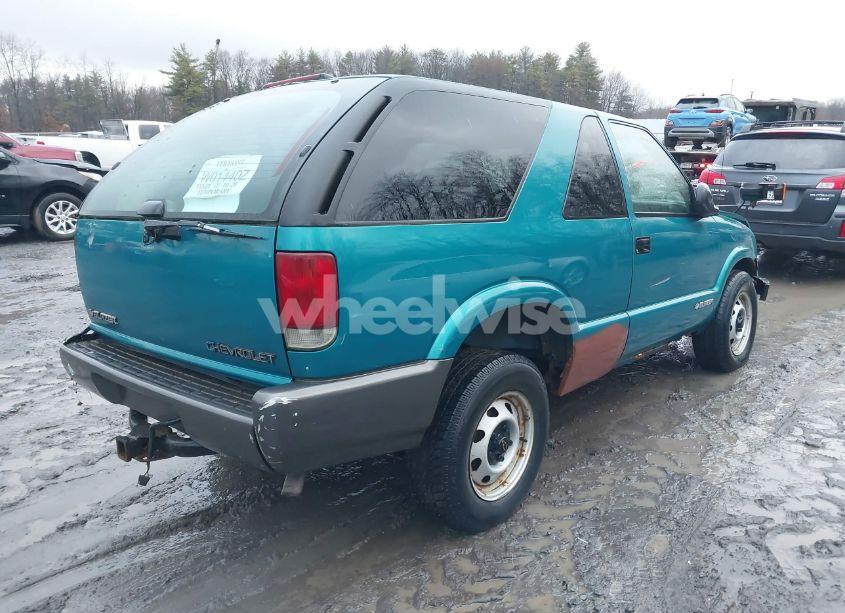 Photo 4 of 1996 Chevrolet Blazer (VIN 1GNCT18WXTK143881)