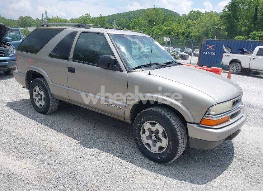 2003 Chevrolet Blazer LS (VIN 1GNCT18X23K173241) main photo
