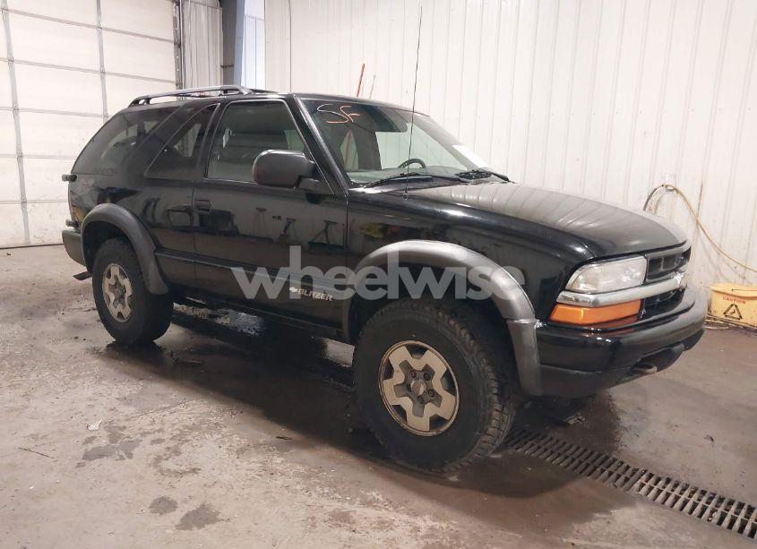 2005 Chevrolet Blazer LS (VIN 1GNCT18X35K100432) main photo
