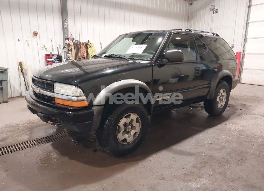 Photo 2 of 2005 Chevrolet Blazer LS (VIN 1GNCT18X35K100432)
