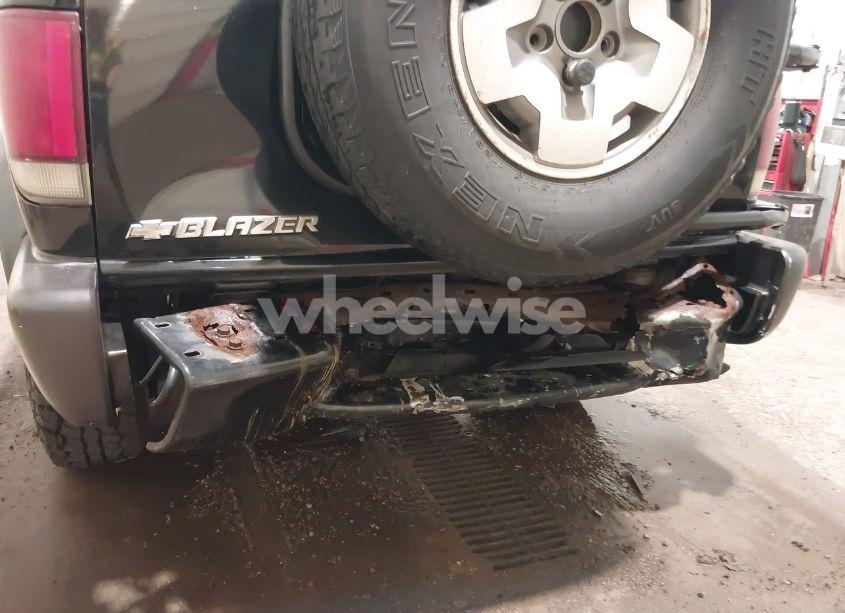 Photo 6 of 2005 Chevrolet Blazer LS (VIN 1GNCT18X35K100432)