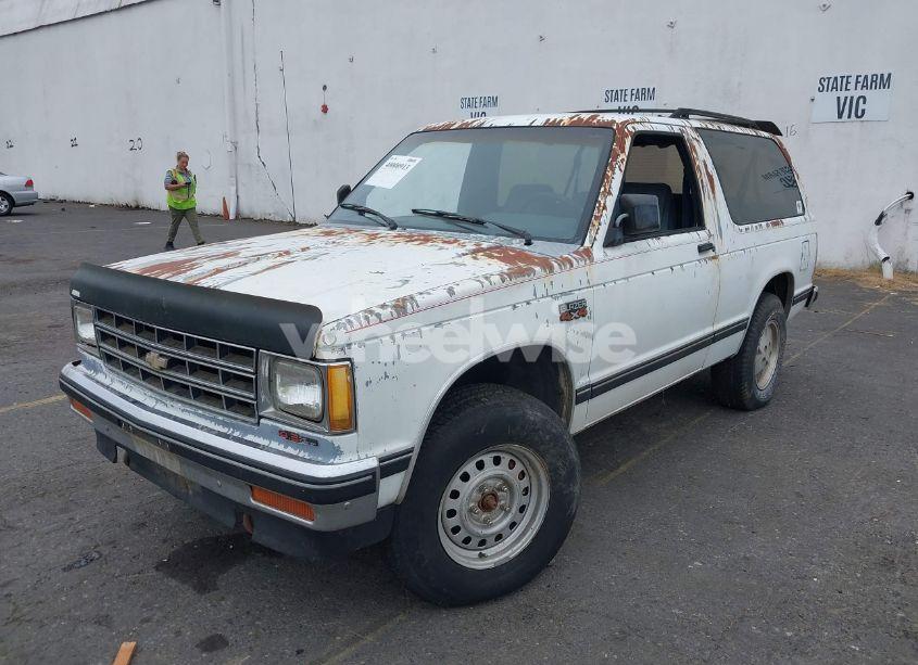 Photo 2 of 1990 Chevrolet Blazer S10 (VIN 1GNCT18Z1L8103924)