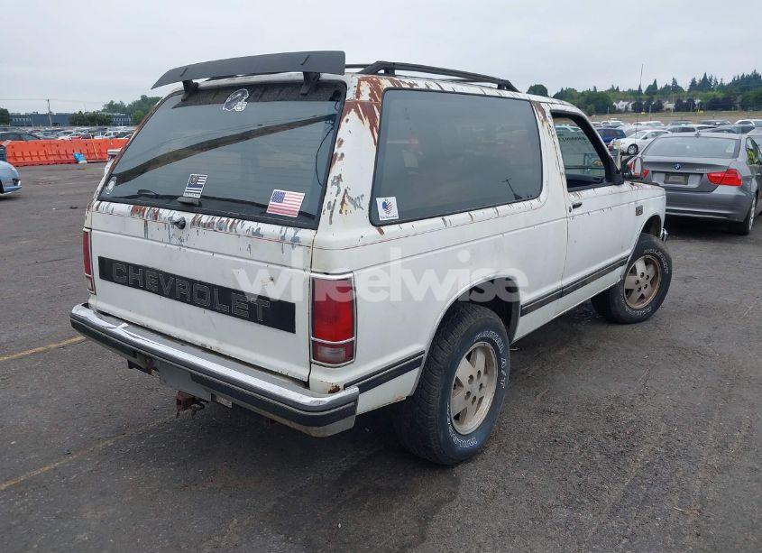Photo 4 of 1990 Chevrolet Blazer S10 (VIN 1GNCT18Z1L8103924)