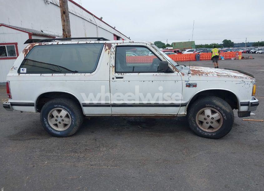 Photo 6 of 1990 Chevrolet Blazer S10 (VIN 1GNCT18Z1L8103924)