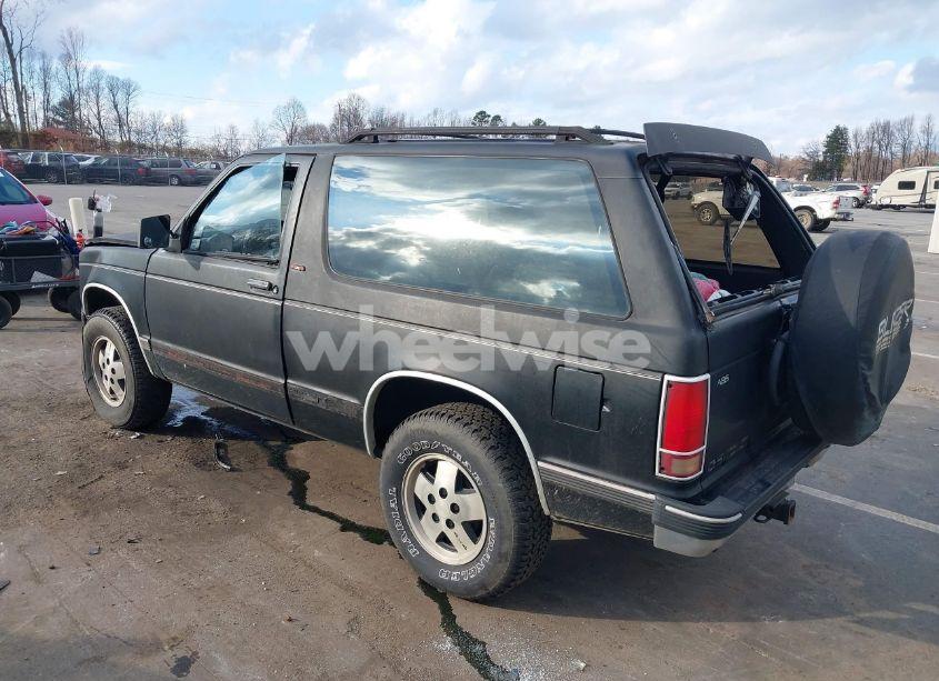 Photo 3 of 1992 Chevrolet Blazer S10 (VIN 1GNCT18Z7N0132958)