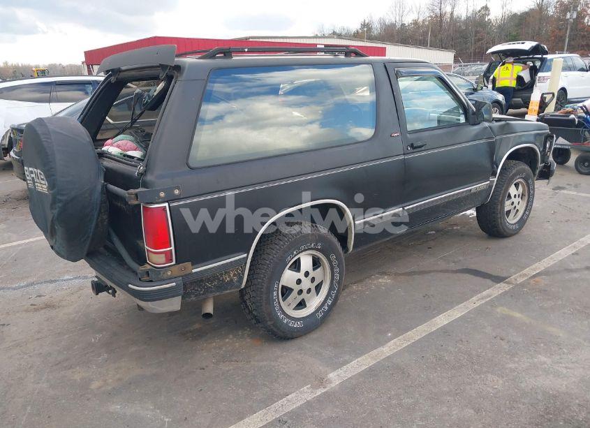 Photo 4 of 1992 Chevrolet Blazer S10 (VIN 1GNCT18Z7N0132958)