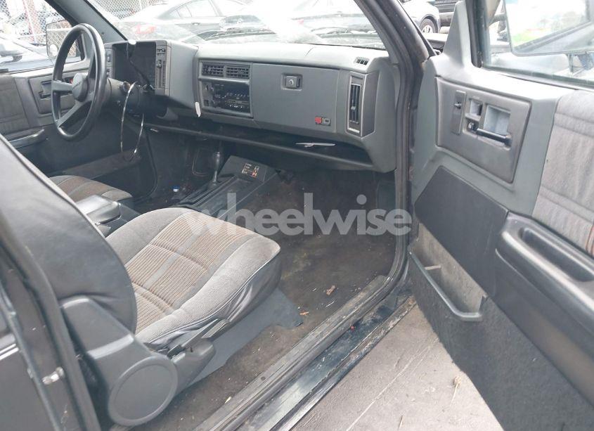 Photo 5 of 1992 Chevrolet Blazer S10 (VIN 1GNCT18Z7N0132958)