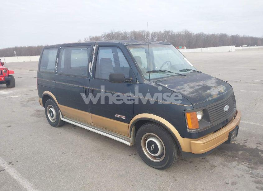 1987 Chevrolet Astro (VIN 1GNDM15Z2HB186277) main photo
