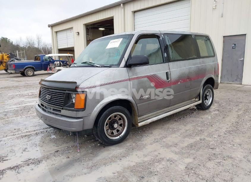Photo 2 of 1991 Chevrolet Astro (VIN 1GNDM15Z3MB116135)