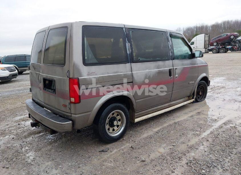 Photo 4 of 1991 Chevrolet Astro (VIN 1GNDM15Z3MB116135)