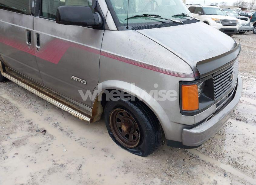 Photo 6 of 1991 Chevrolet Astro (VIN 1GNDM15Z3MB116135)