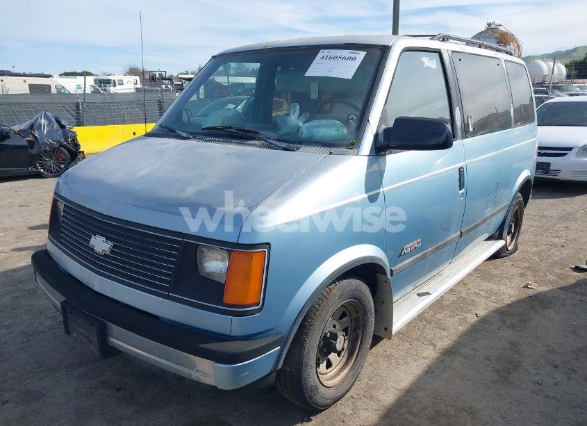 Photo 2 of 1989 Chevrolet Astro (VIN 1GNDM15Z4KB224258)