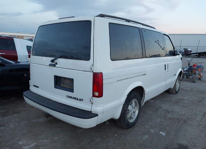 Photo 4 of 2001 Chevrolet Astro LS (VIN 1GNDM19W01B134622)