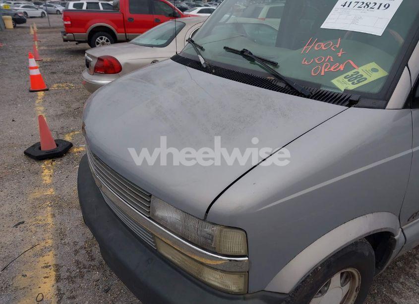 Photo 10 of 2000 Chevrolet Astro (VIN 1GNDM19W0YB169848)
