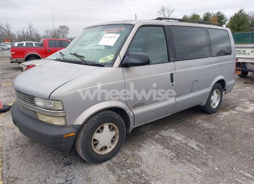 Photo 2 of 2000 Chevrolet Astro (VIN 1GNDM19W0YB169848)