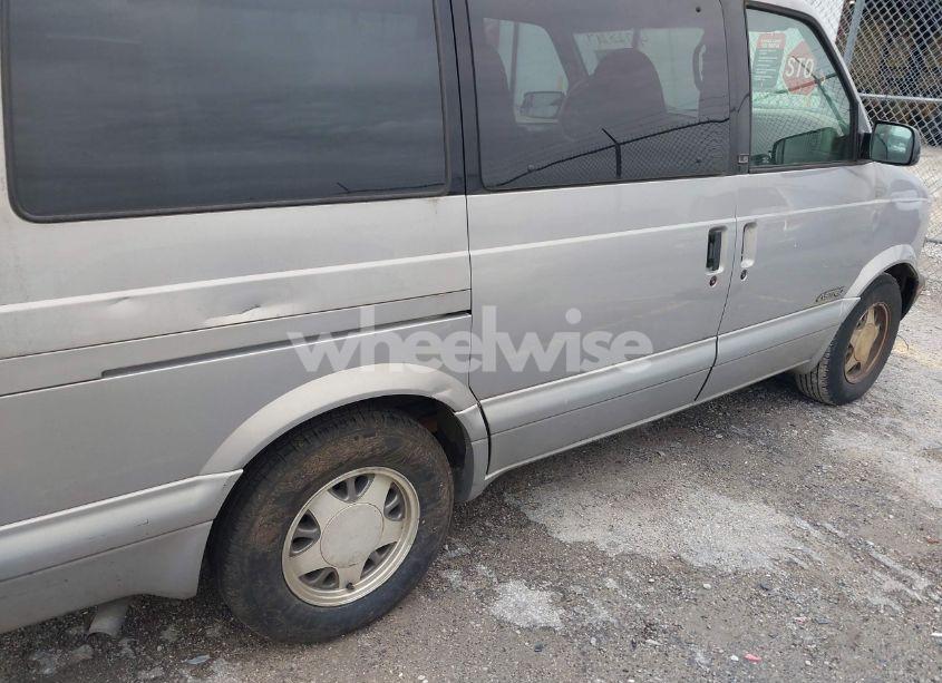 Photo 6 of 2000 Chevrolet Astro (VIN 1GNDM19W0YB169848)