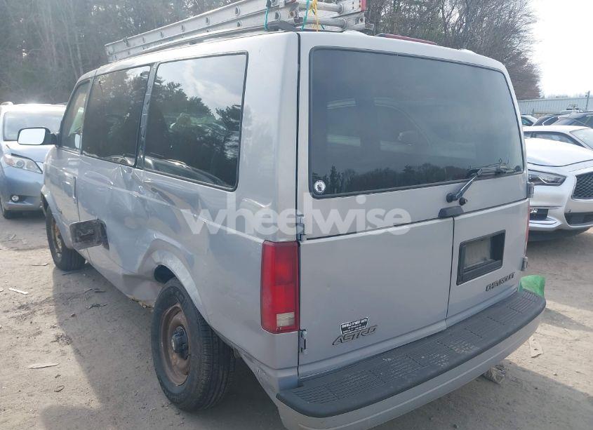 Photo 3 of 2000 Chevrolet Astro (VIN 1GNDM19W1YB219270)