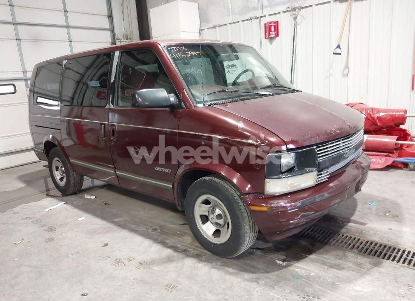 1996 Chevrolet Astro (VIN 1GNDM19W3TB127991) main photo