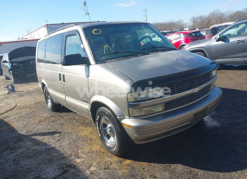 2001 Chevrolet Astro LS (VIN 1GNDM19W41B156705) main photo