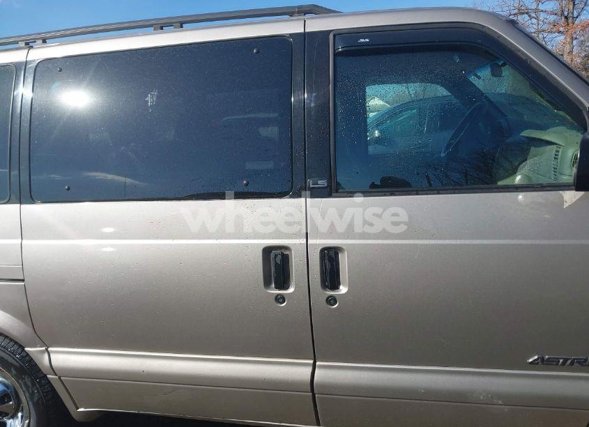 Photo 13 of 2001 Chevrolet Astro LS (VIN 1GNDM19W41B156705)