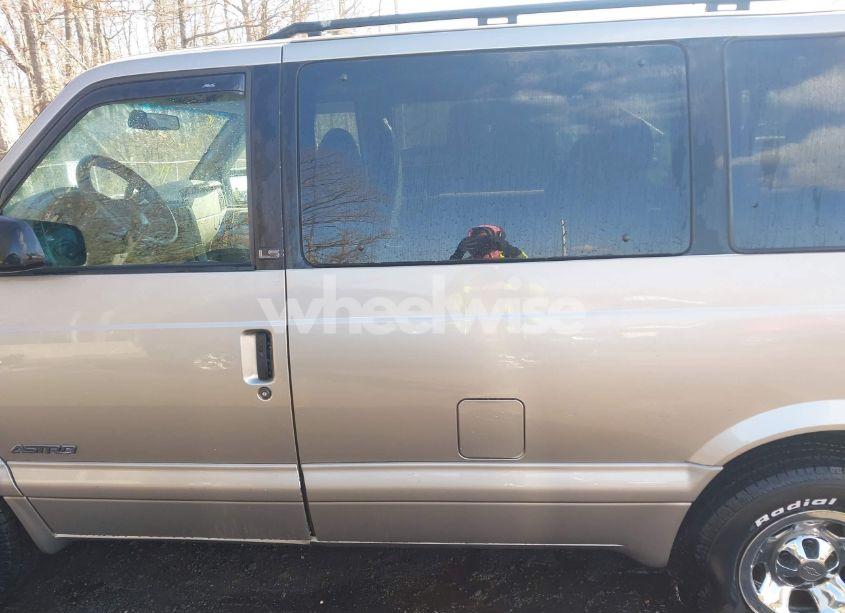 Photo 14 of 2001 Chevrolet Astro LS (VIN 1GNDM19W41B156705)