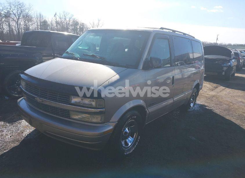 Photo 2 of 2001 Chevrolet Astro LS (VIN 1GNDM19W41B156705)