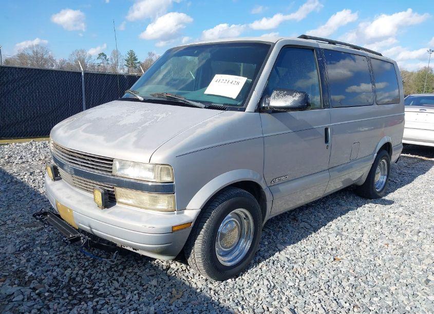 Photo 2 of 1999 Chevrolet Astro (VIN 1GNDM19W4XB197179)
