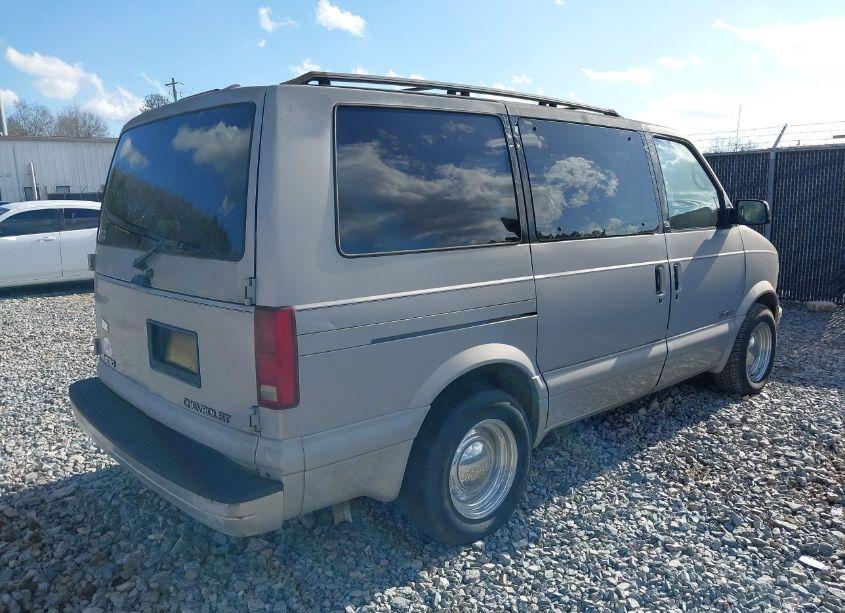 Photo 4 of 1999 Chevrolet Astro (VIN 1GNDM19W4XB197179)