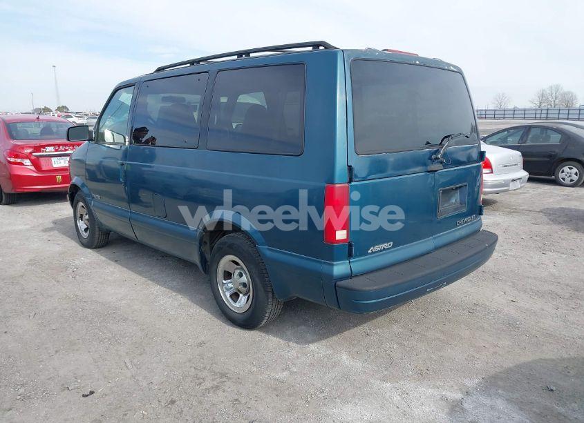 Photo 3 of 2001 Chevrolet Astro LS (VIN 1GNDM19W51B112566)