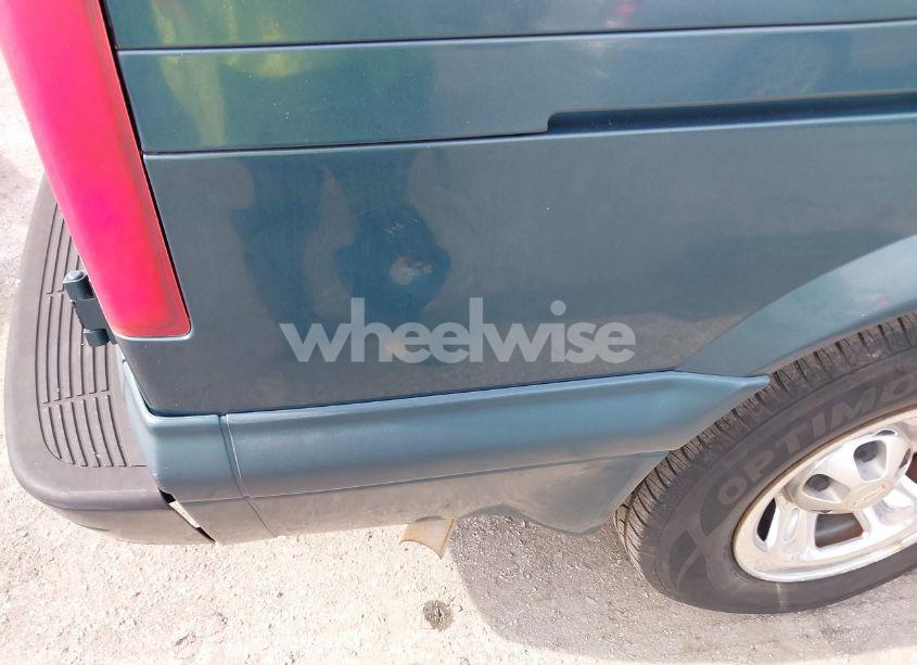 Photo 6 of 2001 Chevrolet Astro LS (VIN 1GNDM19W51B112566)