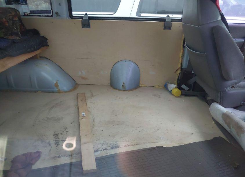 Photo 8 of 1999 Chevrolet Astro (VIN 1GNDM19W5XB172758)