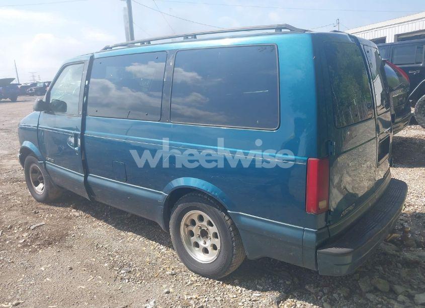 Photo 3 of 2000 Chevrolet Astro (VIN 1GNDM19W6YB120816)