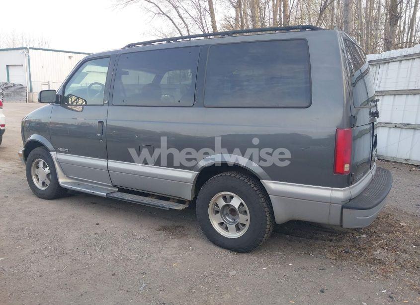 Photo 3 of 2000 Chevrolet Astro (VIN 1GNDM19W7YB131291)