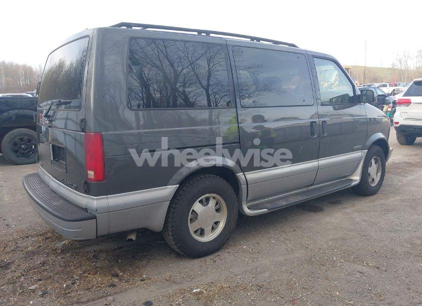 Photo 4 of 2000 Chevrolet Astro (VIN 1GNDM19W7YB131291)