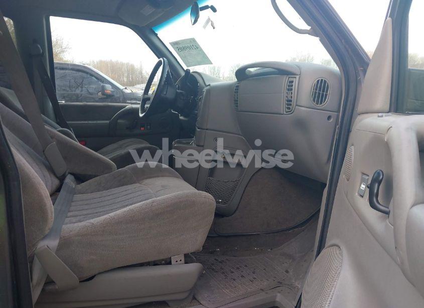 Photo 5 of 2000 Chevrolet Astro (VIN 1GNDM19W7YB131291)