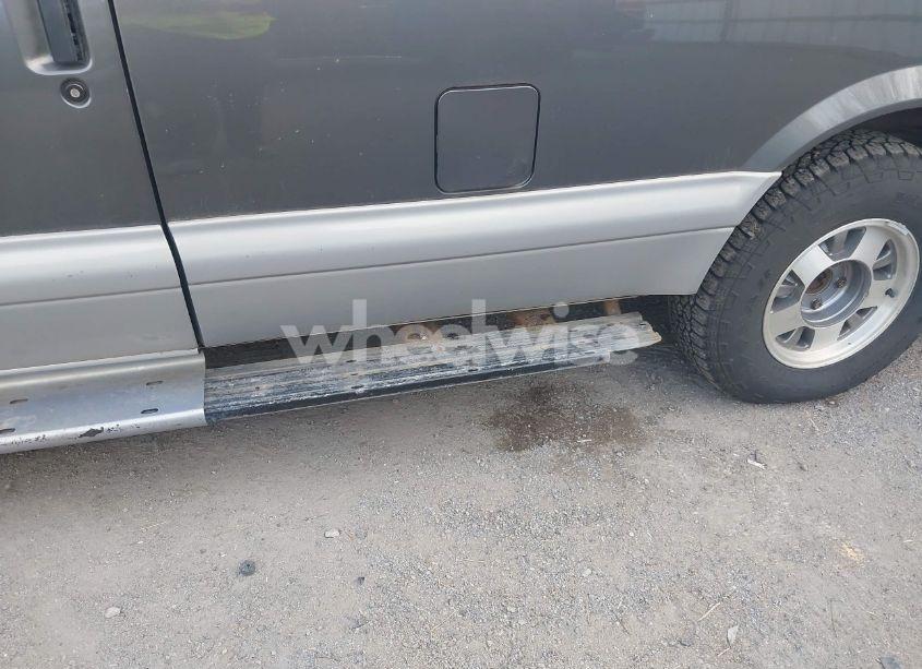 Photo 6 of 2000 Chevrolet Astro (VIN 1GNDM19W7YB131291)
