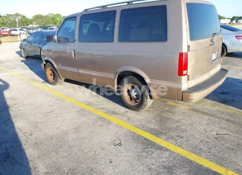 Photo 3 of 2001 Chevrolet Astro LS (VIN 1GNDM19W81B153063)