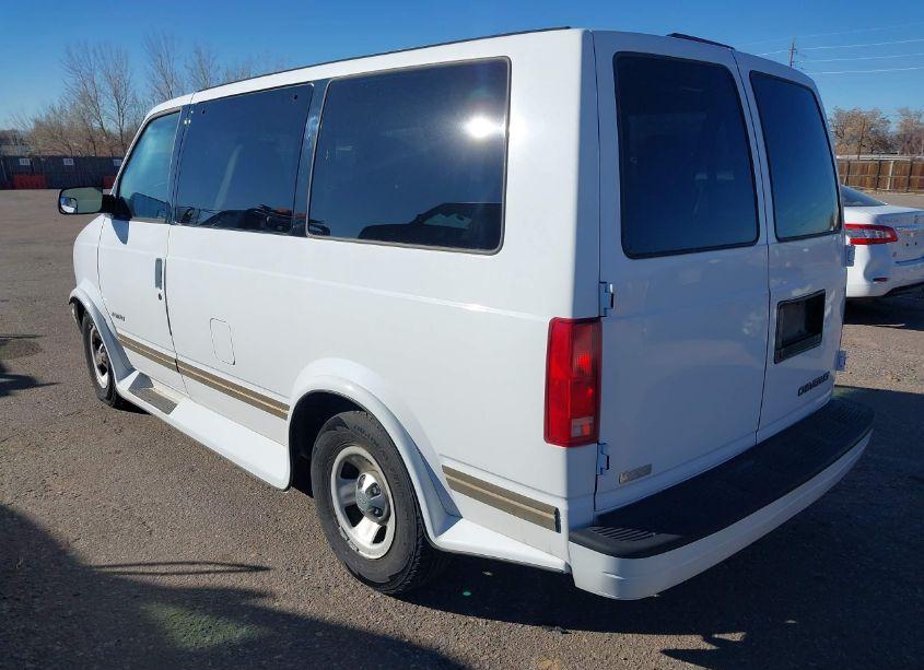Photo 3 of 1997 Chevrolet Astro LS CMI (VIN 1GNDM19W8VB232738)